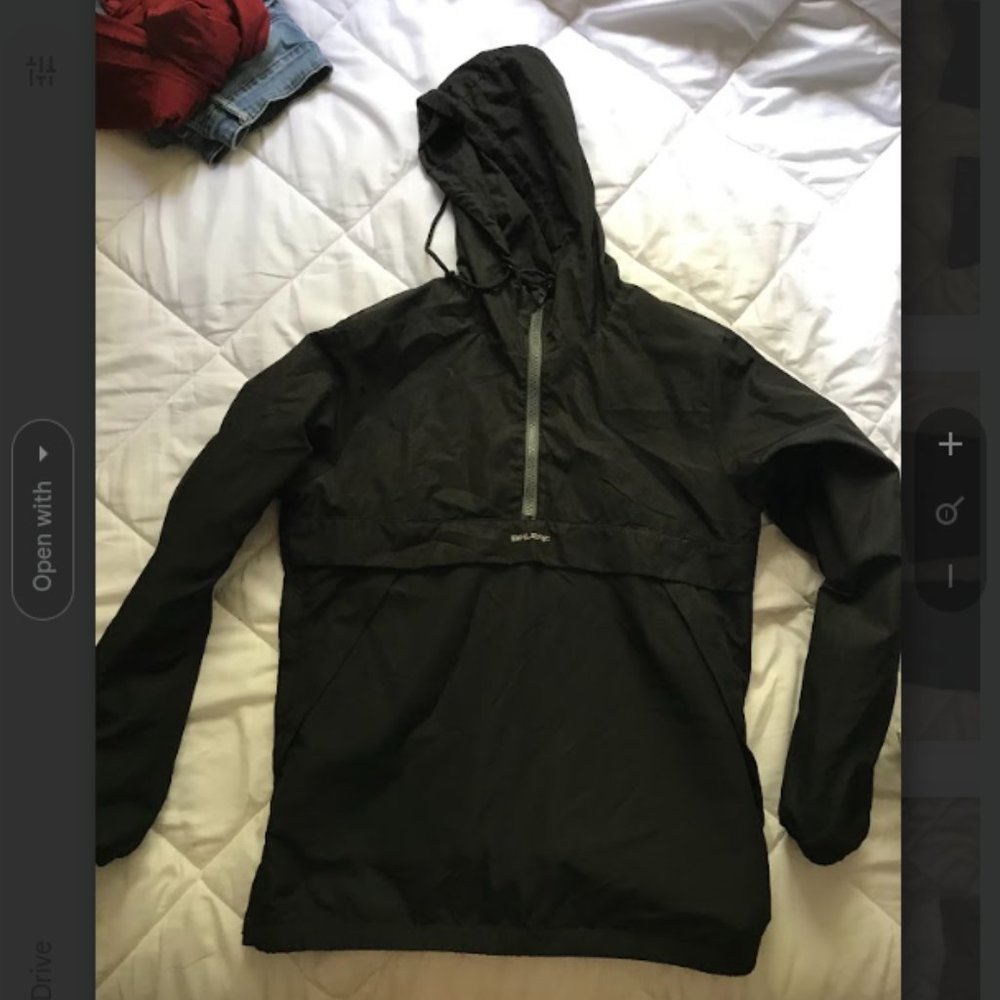 Baleaf Workout Running Windbreaker with Front pocket pouch